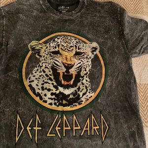 Def Leopard Graohic Tee